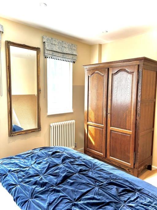 2 Bedroom House In Chichester Near Goodwood And Wittering Beaches Exterior photo